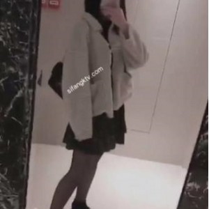 网红反差婊自拍大长腿美人胚子视频集锦